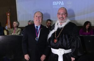 Nicolau recebe medalha em solenidade de 132 anos do MPPA