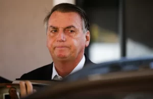 TSE condena Bolsonaro e o declara inelegível por oito anos