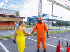 Iracema Vale confere detalhes da estrutura do ‘Arraial da Assembleia’