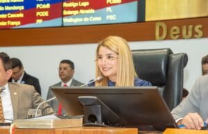 Iracema trata sobre reeleição para presidência da Assembleia