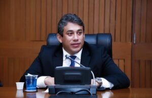 Sancionada lei de Osmar Filho que incentiva produção e consumo de coco babaçu