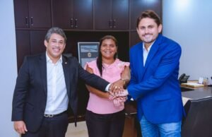 Osmar e Mariana reúnem-se com ministro para tratar de conectividade em Cajari