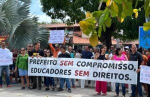 Professores de Barreirinhas realizam manifestação pacífica e exigem que prefeito cumpra acordo