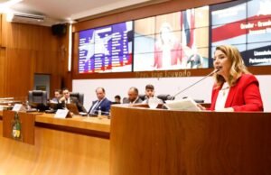 Iracema Vale denuncia prefeito de Barreirinhas por suposta manipulação política em defesa dos Lençóis Maranhenses