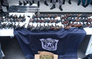 Polícia apreende armas em imóvel abandonado em São Luís