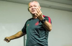 Técnico do Moto Club é preso antes de partida com o Imperatriz