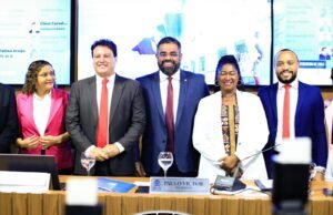 Creuzamar de Pinho toma posse como vereadora de São Luís