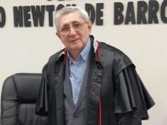 Washington Oliveira pede aposentadoria do TCE