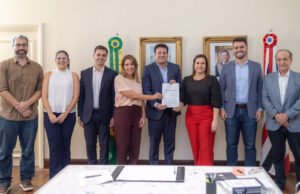 Governo e Iphan assinam termo de cooperação para reforma do Centro Odylo Costa Filho