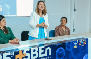 Iracema Vale participa da Semana Brasileira e Jornada Maranhense de Enfermagem