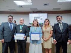 Iracema Vale é homenageada com Medalha Liberdade e profere palestra sobre presença feminina em espaços de poder