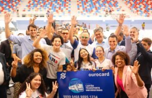 Orleans Brandão acompanha entrega do Cartão Transporte Universitário