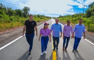 Orleans Brandão acompanha inaugurações e assina autorização para conclusão de obras na MA-225