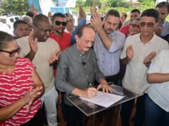 Prefeito assina ordem de serviço para início imediato de obras na estrada do Apicum.