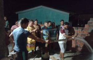 Em Primeira Cruz, moradores são obrigados a comprar bomba para ter água nas torneiras
