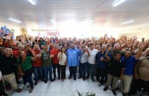 Dr. Guilherme arrasta multidão ao homologar candidatura em Primeira Cruz