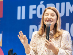 Iracema Vale profere palestra no II Fórum Estadual de Políticas Públicas para as Mulheres