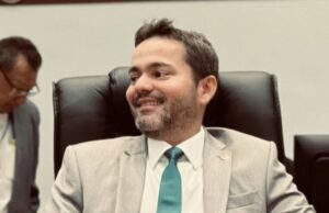Ricardo Rios retorna ao cargo de deputado estadual