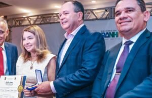 Iracema Vale recebe mais alta honraria da Polícia Civil do Maranhão