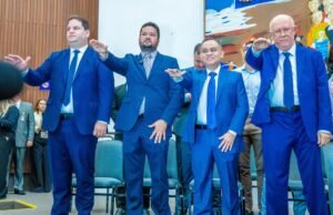Iracema empossa quatro novos deputados estaduais