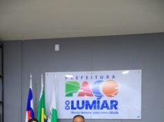 Fred Campos assina decreto que reduz jornada de trabalho dos professores de Paço do Lumiar