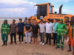 Fred Campos acompanha ação de limpeza na Praia Olho de Porco