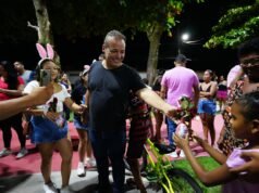 Fred Campos distribui ovos de chocolate em diversos bairros de Paço do Lumiar