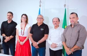 Dr. Julinho assina acordo de cooperação técnica para otimizar coleta seletiva de resíduos