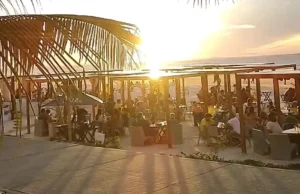 Desembargador torna sem efeito decisão que determinava retirada de bangalôs da faixa de areia do Champs Mall, em São Luís