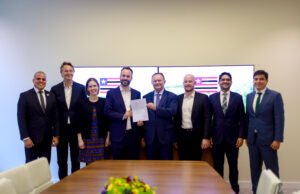 Brandão formaliza em Londres investimento de 100 milhões de dólares para recuperação de áreas de floresta no Maranhão