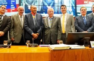 Assembleia concede medalha ‘Canhoteiro” ao Professor Miranda
