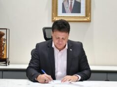 Camarão assume Governo em meio à crise política