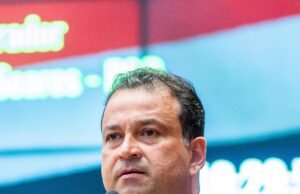 Adelmo Soares afirma que “PCdoB devia entregar os cargos que tem no governo”