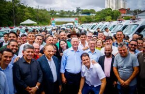 Brandão entrega 71 novas ambulâncias e mais 40 viaturas para a segurança