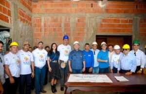 Brandão visita obras, recebe homenagem e entrega veículos durante a abertura da 55ª Expoimp