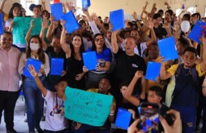 Fred Campos inicia entrega de tablets em escolas estaduais de Paço do Lumiar