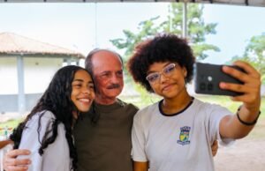 Dr. Julinho reforça compromisso com políticas para a juventude em evento no Parque da Cidade