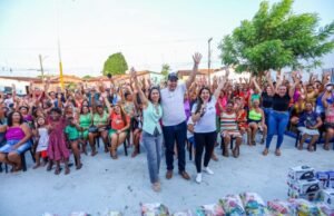 Pré-candidata a estadual, Bruna Pessoa é recebida com festa em Rosário