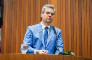 Neto Evangelista repreende e cobra autocontrole e inteligência emocional da oposição