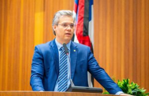 Neto Evangelista garante dispensa do uso de uniforme para alunos autistas no Maranhão