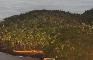 Emap diz que ferry boat será desencalhado nesta tarde