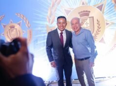 Penha homenageia personalidades com a Medalha Simão Estácio da Silveira