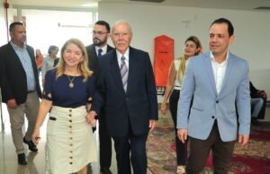 Iracema Vale recebe José Sarney em visita de cortesia à Assembleia Legislativa