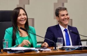 Eliziane rebate irmão de Braide e ratifica reeleição para o Senado