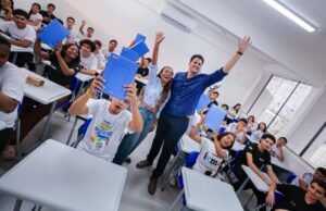 Em Zé Doca, Orleans Brandão ressalta avanços na educação do Maranhão com investimentos em tecnologia de ensino