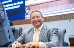 Jota Pinto assume mandato na Assembleia e se filia do Republicanos