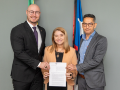 Daniel Brandão entrega a Iracema projeto que estende percentual de 21,7% a todos os servidores