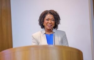 Esmênia nega contratação de empréstimo milionário