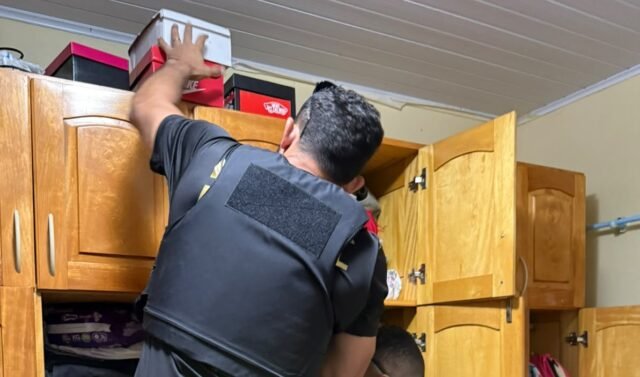 8ec83102-7c93-46a0-94a6-a2d91fcfb172